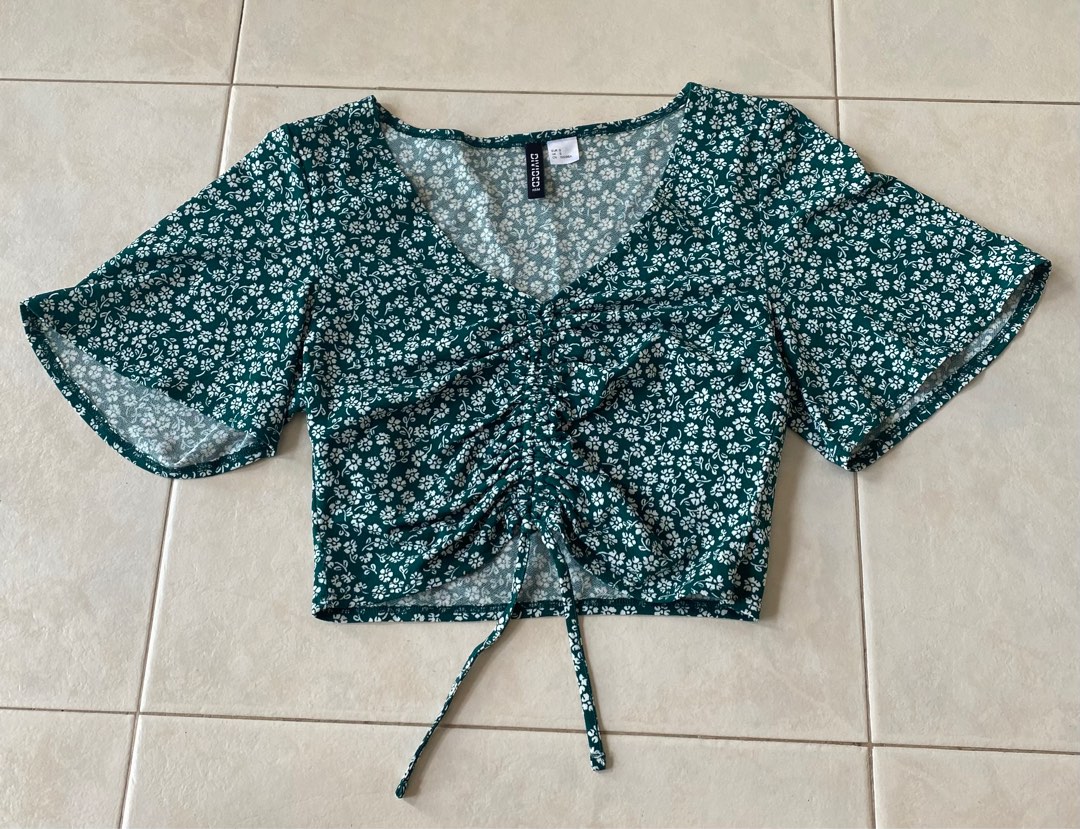 Green floral blouse, Women's Fashion, Tops, Blouses on Carousell