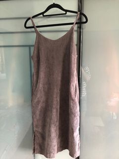 (Category: ) located in . Submitted by tuck.closet (Listing ID 1207344749, Image 1). Description: .