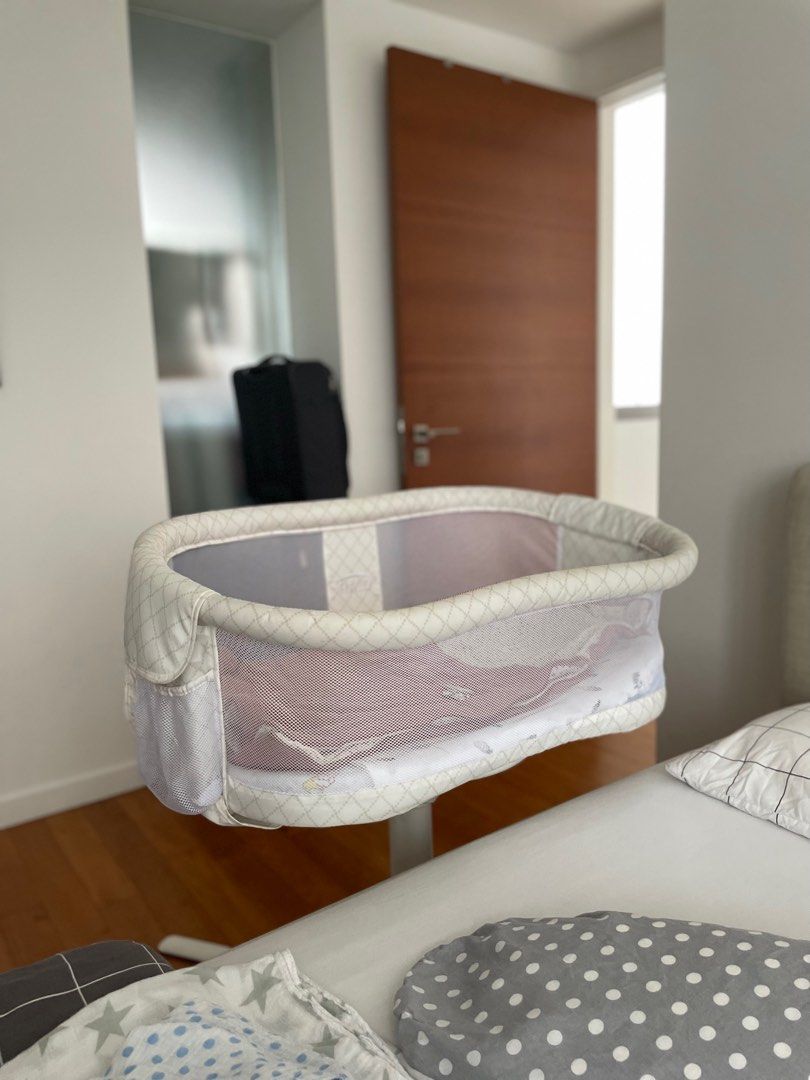HALO Bassinest Essentia Series incl. Newborn Insert, Babies & Kids