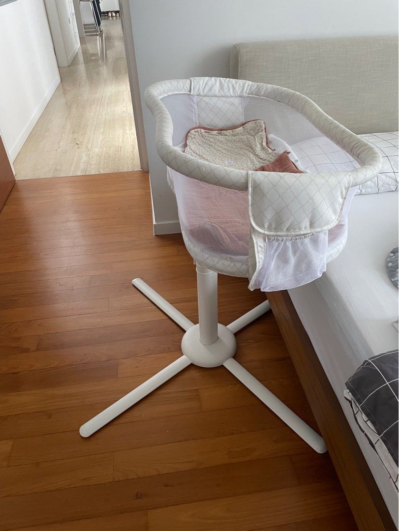 HALO Bassinest Essentia Series incl. Newborn Insert, Babies & Kids