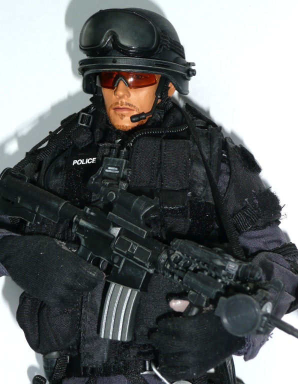 ホットトイズ HotToys SWAT ver2.0 スワット 日本人気超絶の skiflieger.de