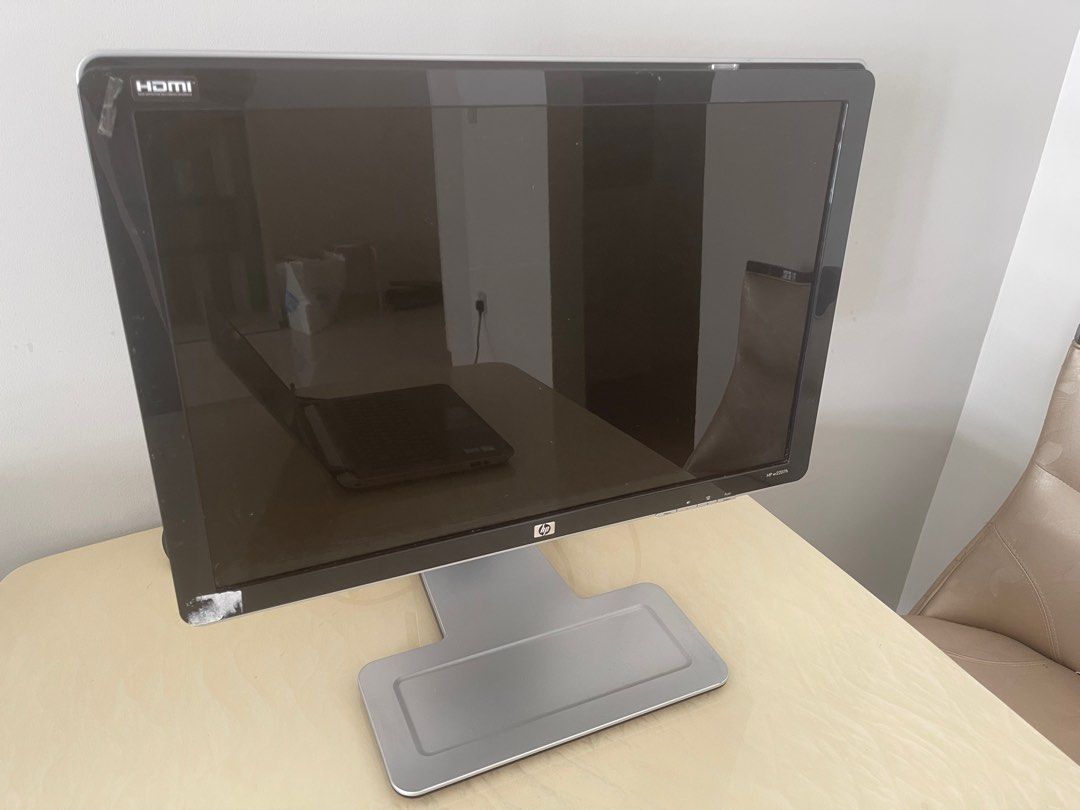 HP W2207h 22" Widescreen LCD Monitor Free keyboard, Computers & Tech