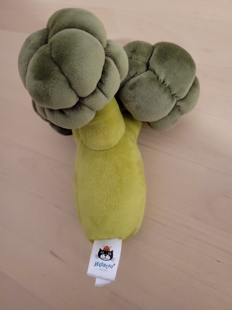 Jellycat Broccoli, 興趣及遊戲, 玩具 & 遊戲類 Carousell