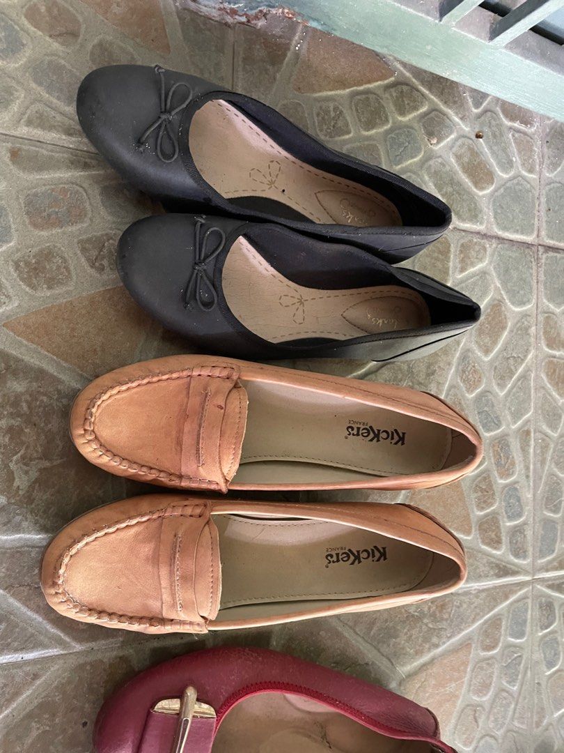 Kickers flats store