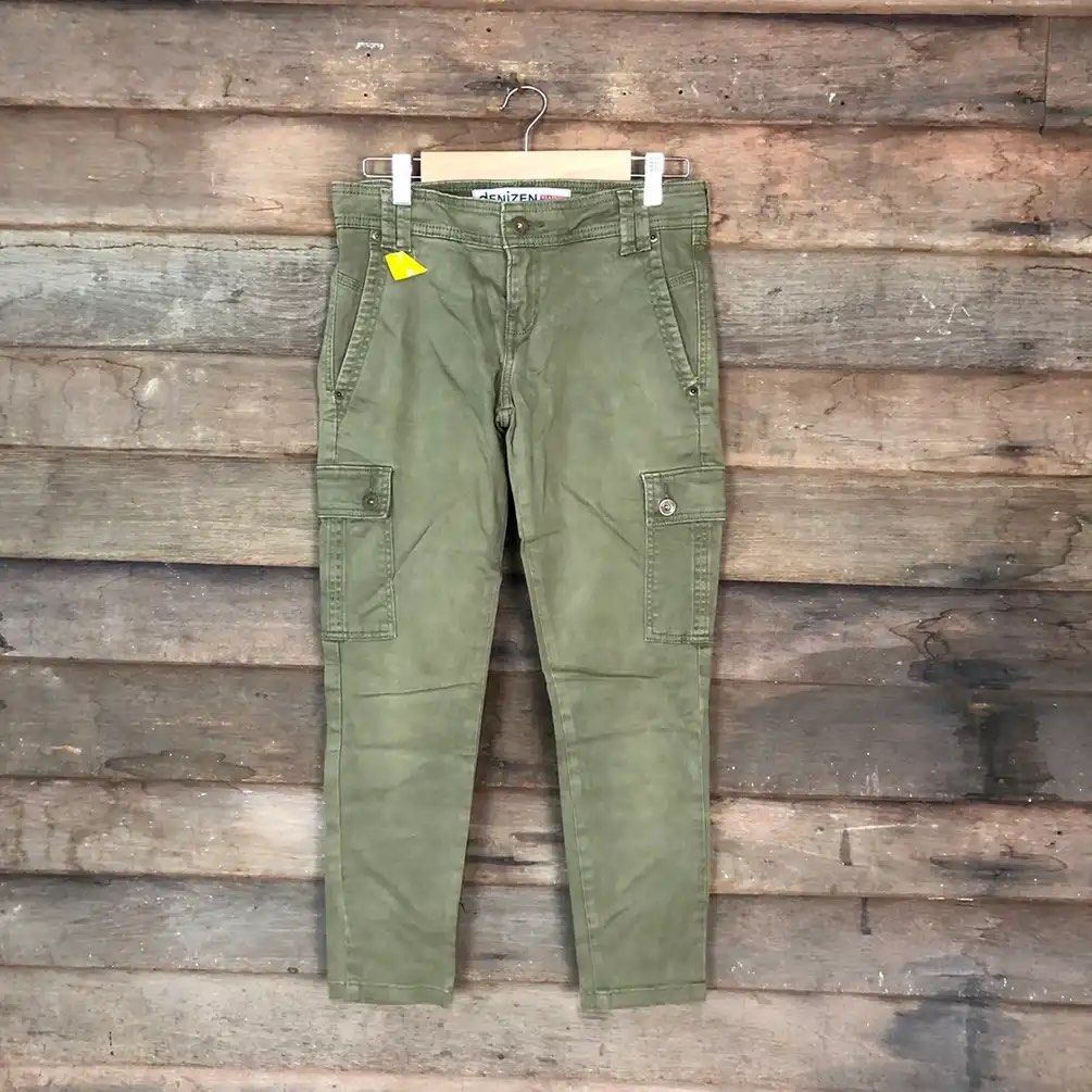 Levis Green multipocket skinny Cargo Pants #3397, Men's Fashion, Bottoms,  Trousers on Carousell