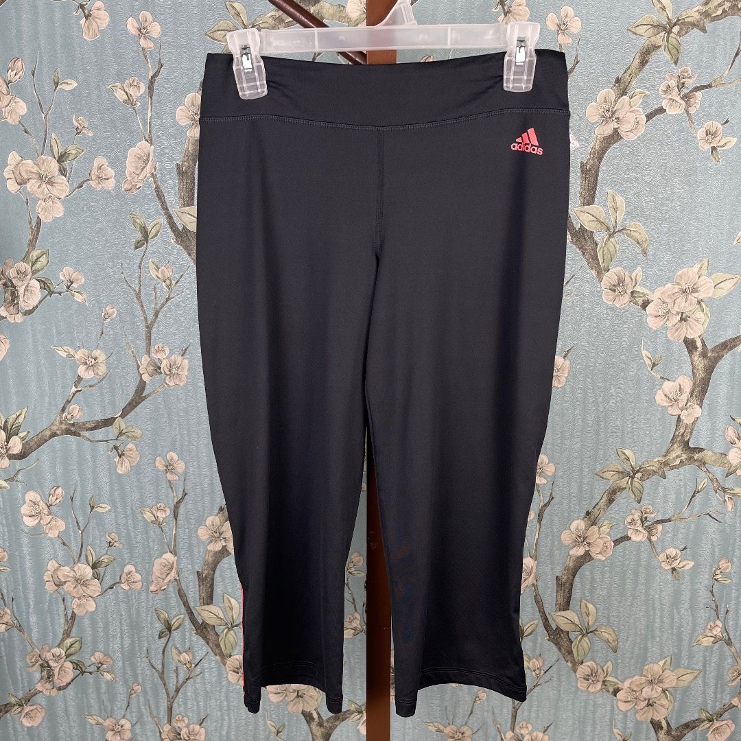 Adidas Capri Leggings, Women's Fashion, Activewear on Carousell