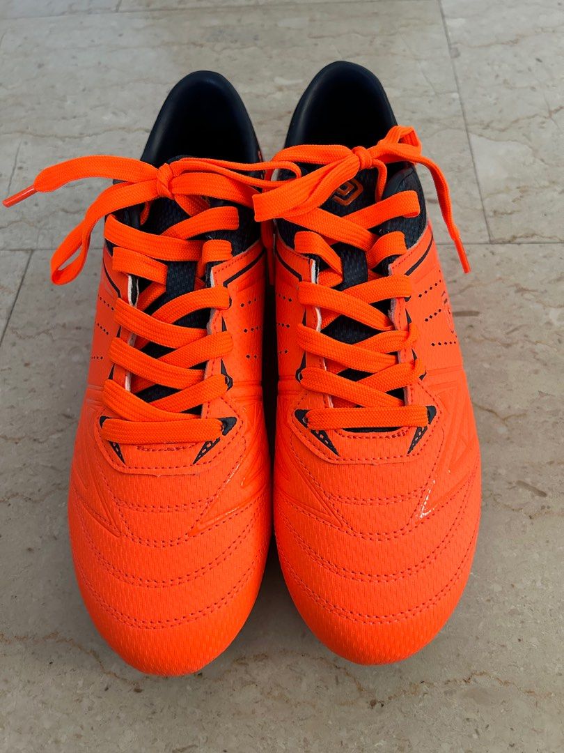 Men s Football Cleats US 9 Sports Equipment Other Sports