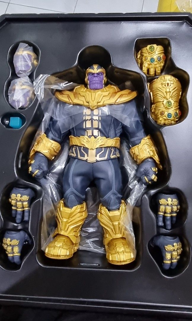 Thanos mezco top
