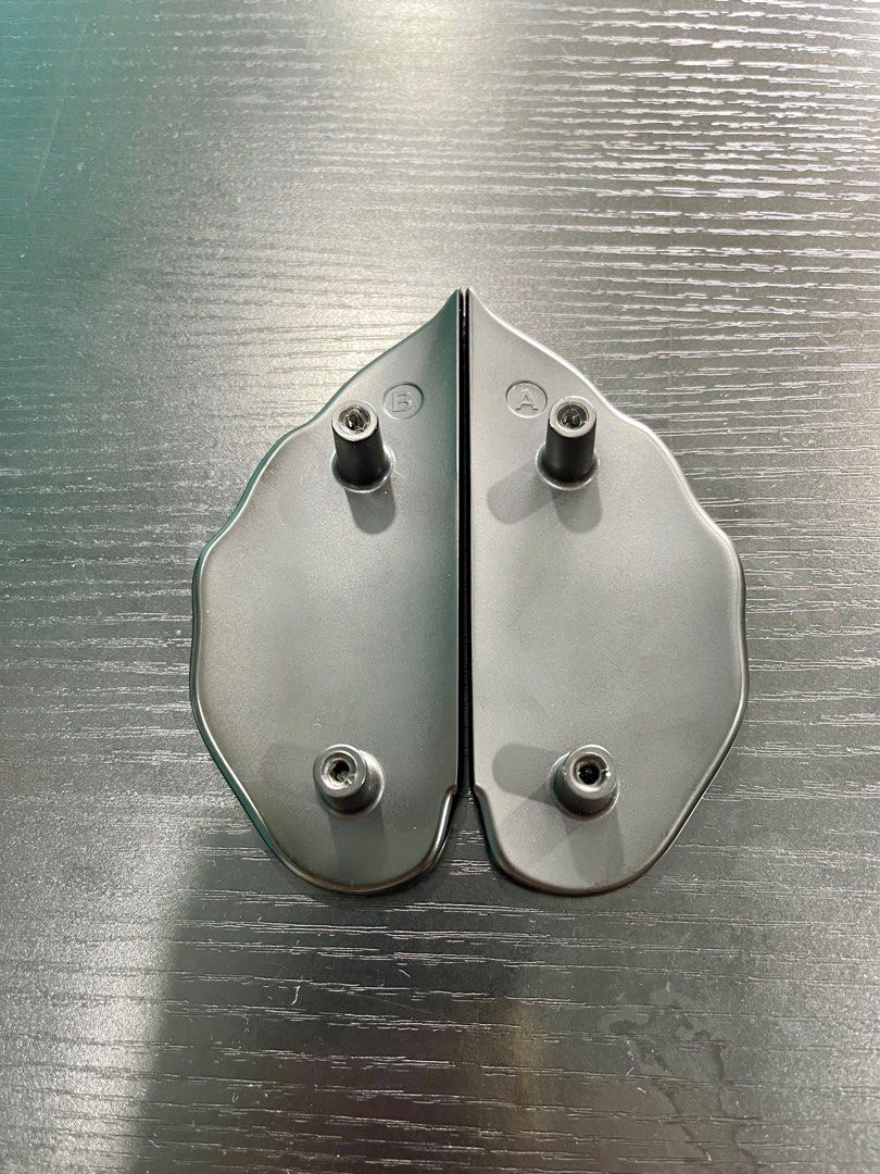 Monstera Vintage Cabinet Knobs (Category: Shelves, Cabinets & Racks) located in Singapore. Submitted by monsteramint (Listing ID 1207211321, Image 3). Description: Monstera Vintage Cabinet Knobs Specifications Material: Zinc Alloy Weight: 155g Size: As picture shows Color: Black Gold Condition: NEW (10/10) Others: The cabinet brass handle has a total length of 125mm, a width of 52mm and a hole spacing of 64mm. Collection: Self Collection.