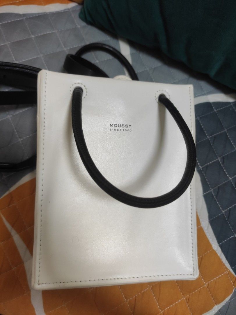 Moussy souvenir hotsell tiny shoulder