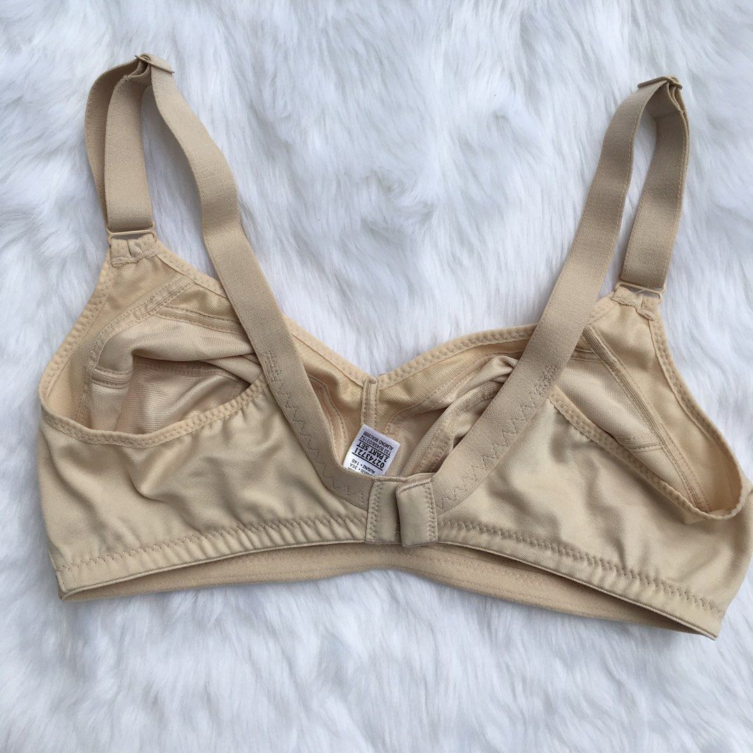 Original m&s Bra non wired size 36B, Women's Fashion, Undergarments &  Loungewear on Carousell