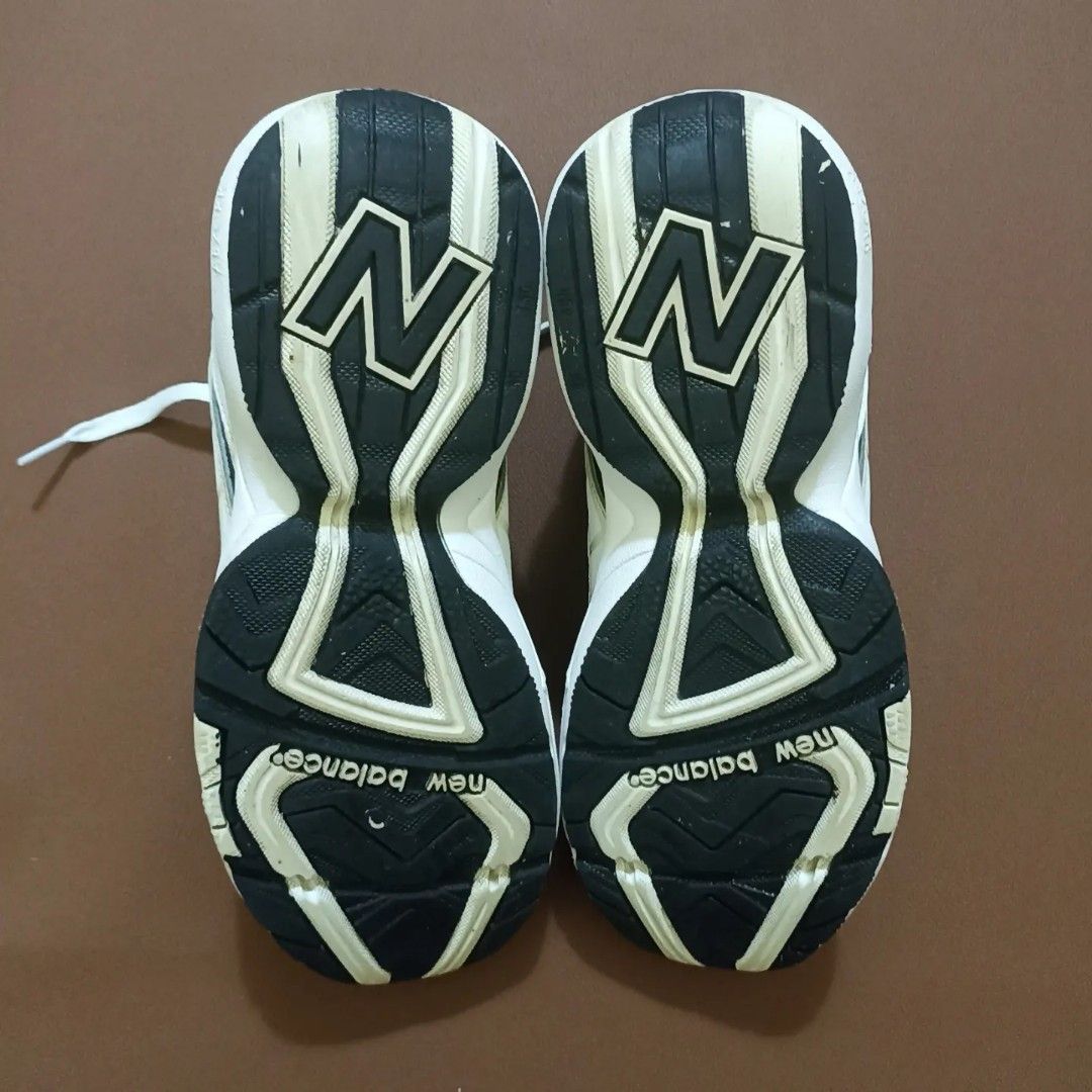 New Balance 452 Chunky Trainers In White, Fesyen Pria, Sepatu