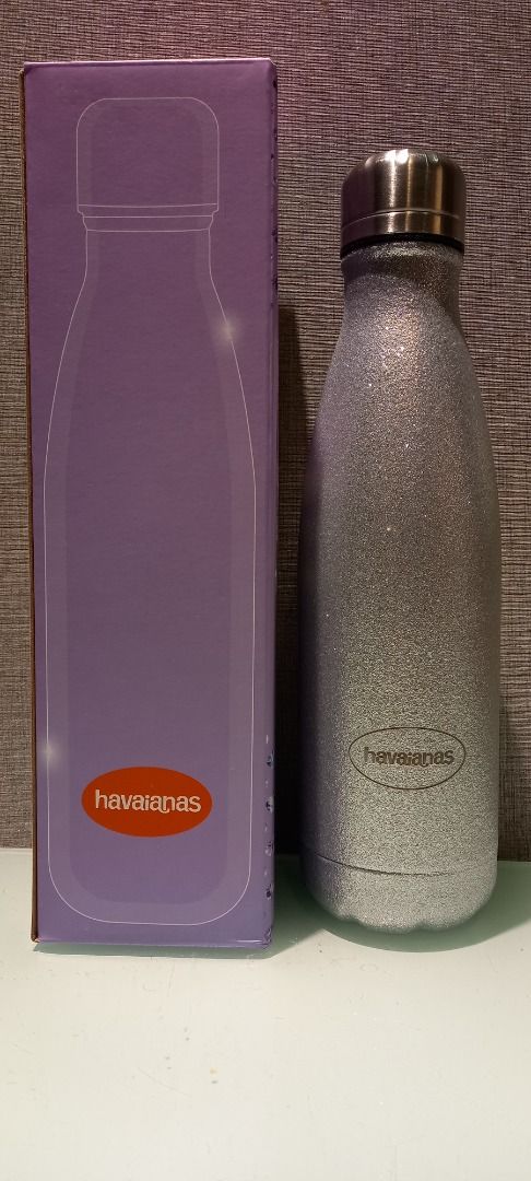 NEW Havaianas water bottle, 傢俬＆家居, 廚具和餐具, 廚水杯、水壺 - Carousell