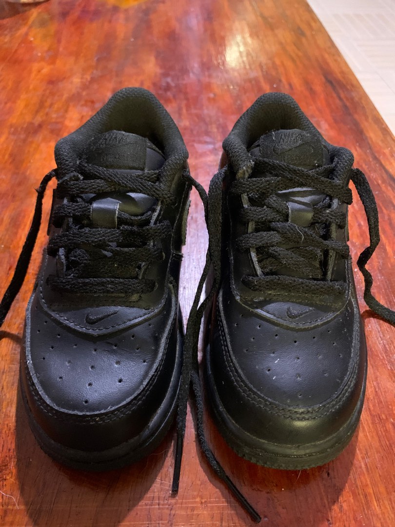 nike airforce triple black