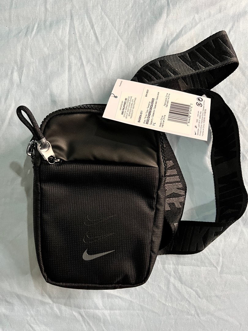 Nike crossbody bag, Men's Fashion, Bags, Sling Bags on Carousell
