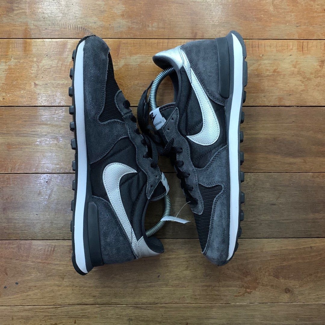 Nike Internationalist Men s Fashion Footwear Sneakers on Carousell