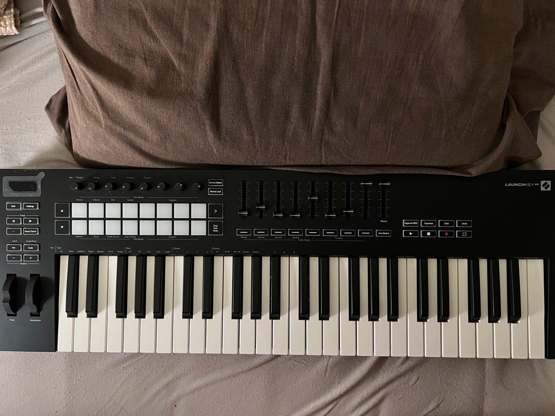 Novation Launchkey 49 Mk3 Midi Controller, Hobbies & Toys, Music & Media, Musical Instruments on
