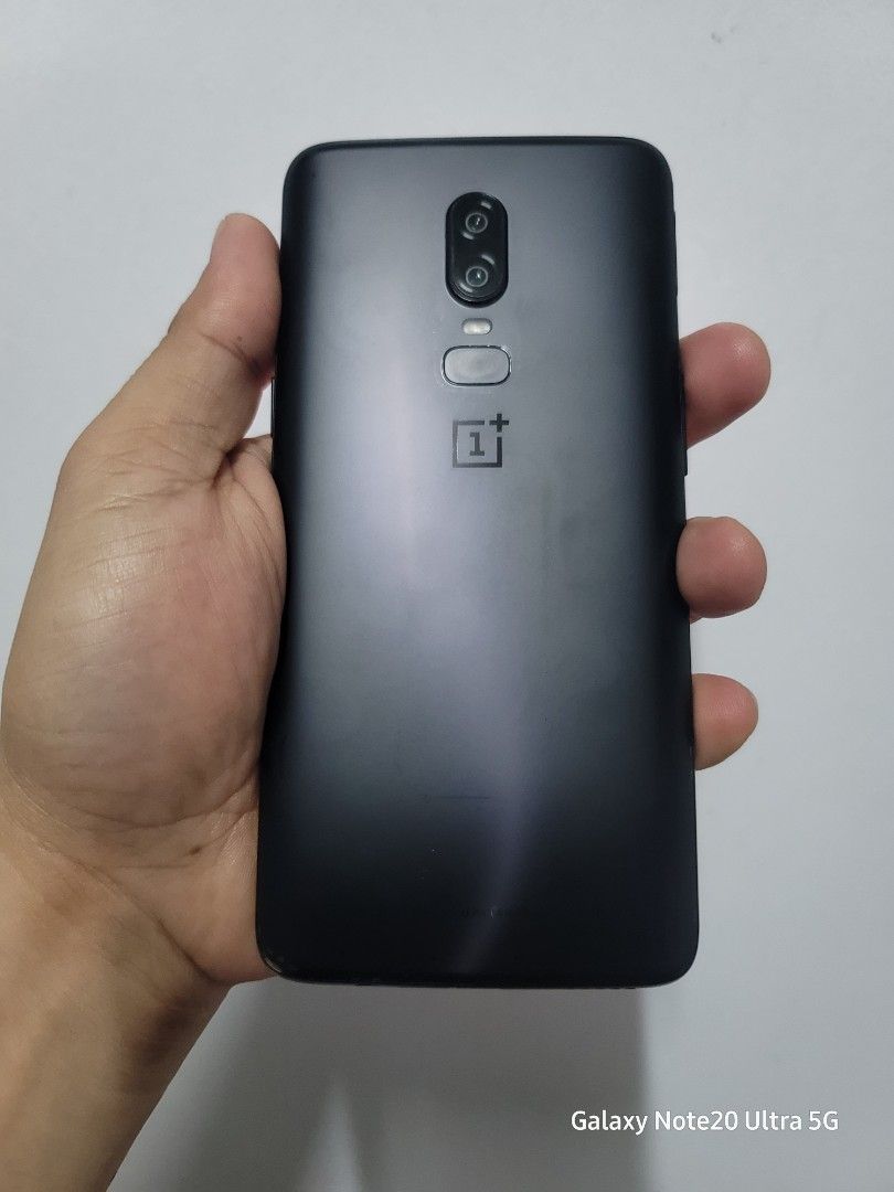 Oneplus 6 8GB RAM + 128GB ROM (Category: OnePlus) located in Makati City. Submitted by JD.Collection_Line (Listing ID 1207372384, Image 2). Description: One plus 6 8GB RAM + 128GB ROM Issue: Dent in charging port & amoled burn package: unit only.