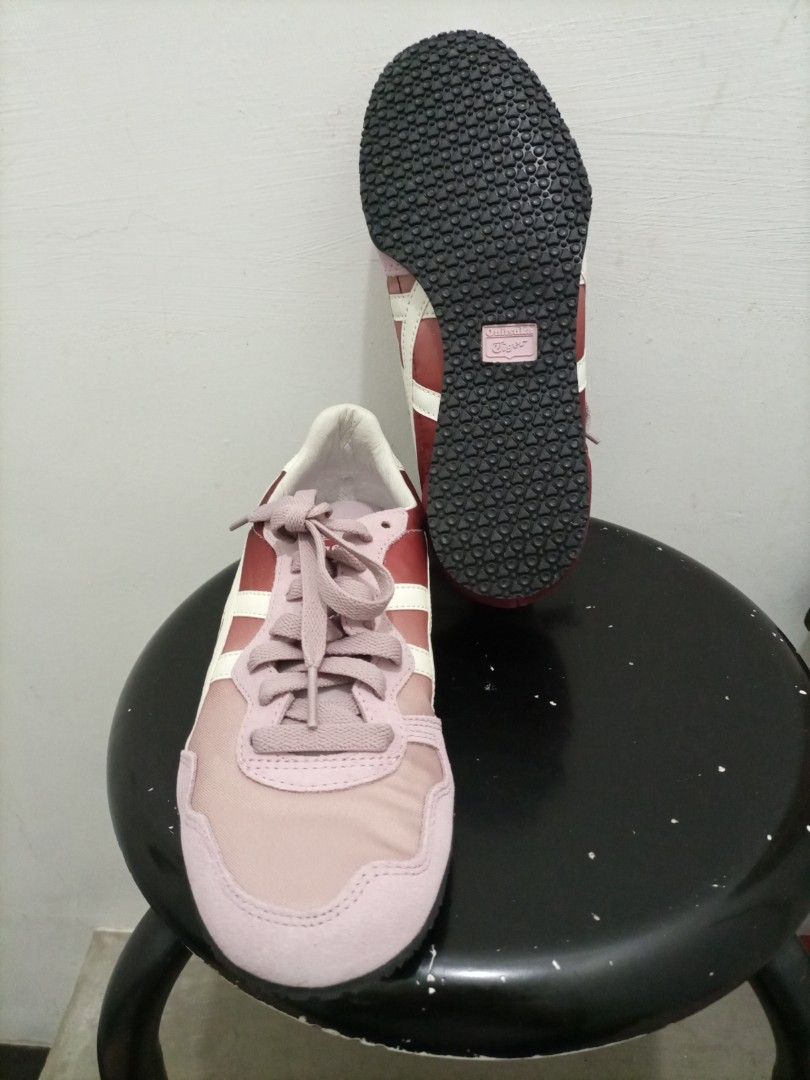 maroon onitsuka tiger