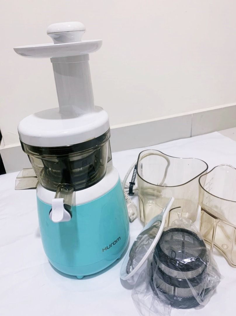 Original HUROM Slow Juicer Compact HPGWF12 Made in Korea, TV & Home