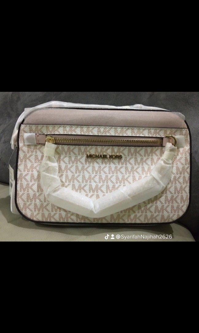 ORIGINAL MICHAEL KORS OUTLET USA, Luxury, Bags & Wallets on Carousell