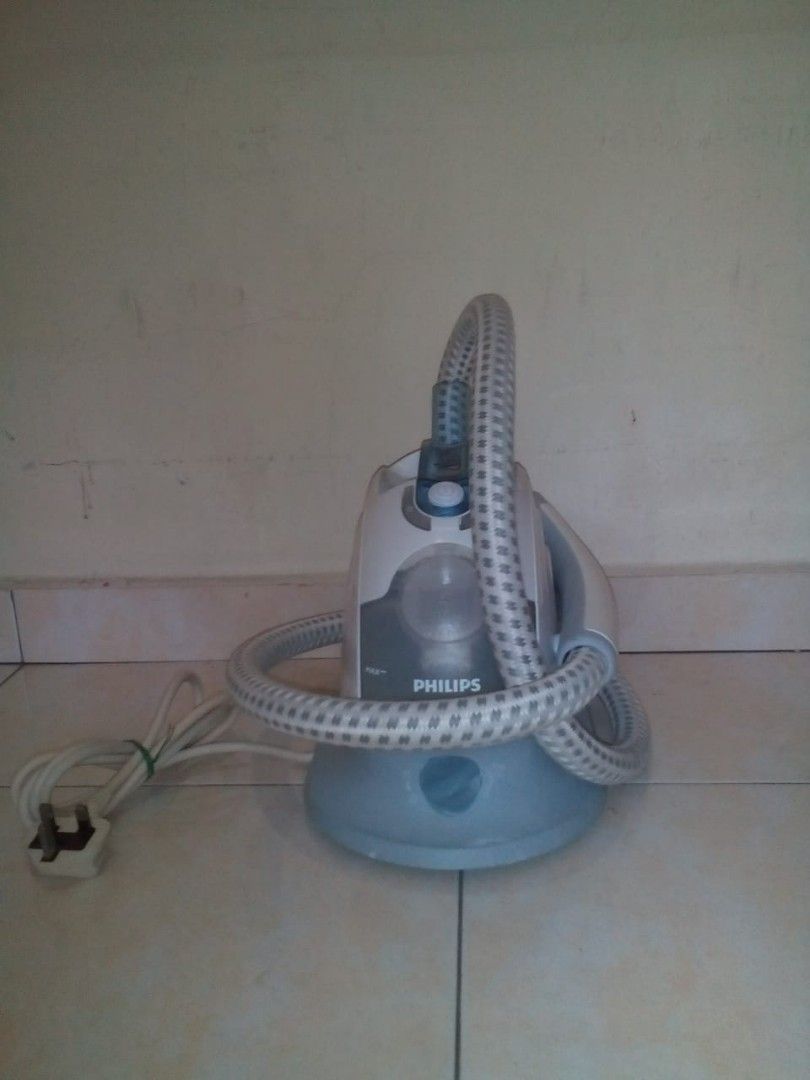 PHILIPS Steam Iron, TV & Home Appliances, Irons & Steamers on Carousell