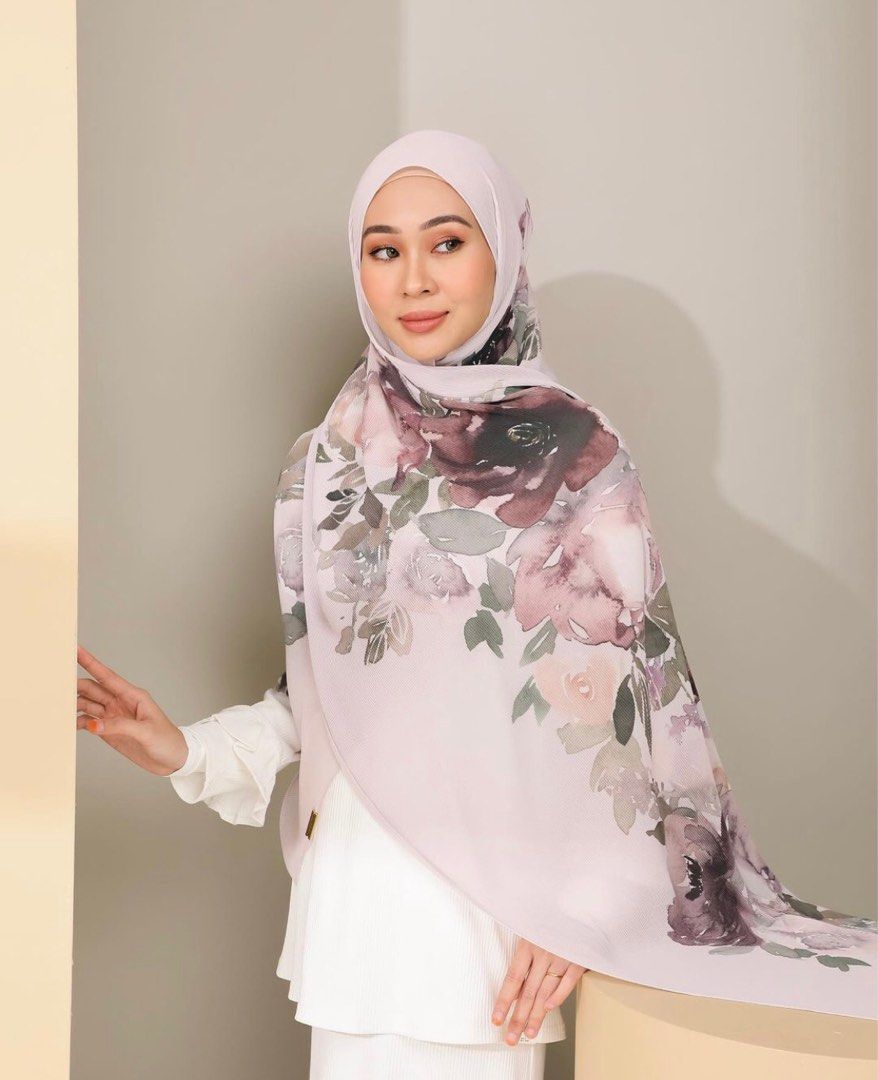 pleated shawl milala attire @milala.hq, Women's Fashion, Muslimah ...