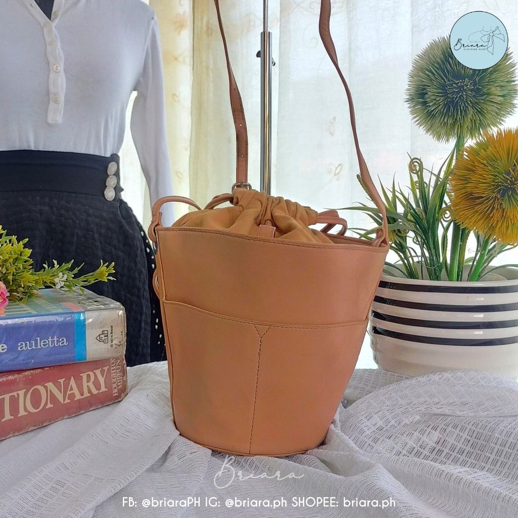 Pull and bear bucket bag deals
