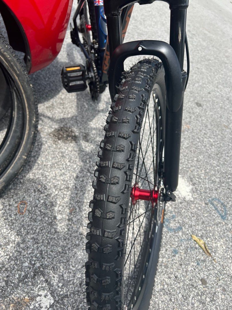 27.5 x 2.20 mountain bike tire top