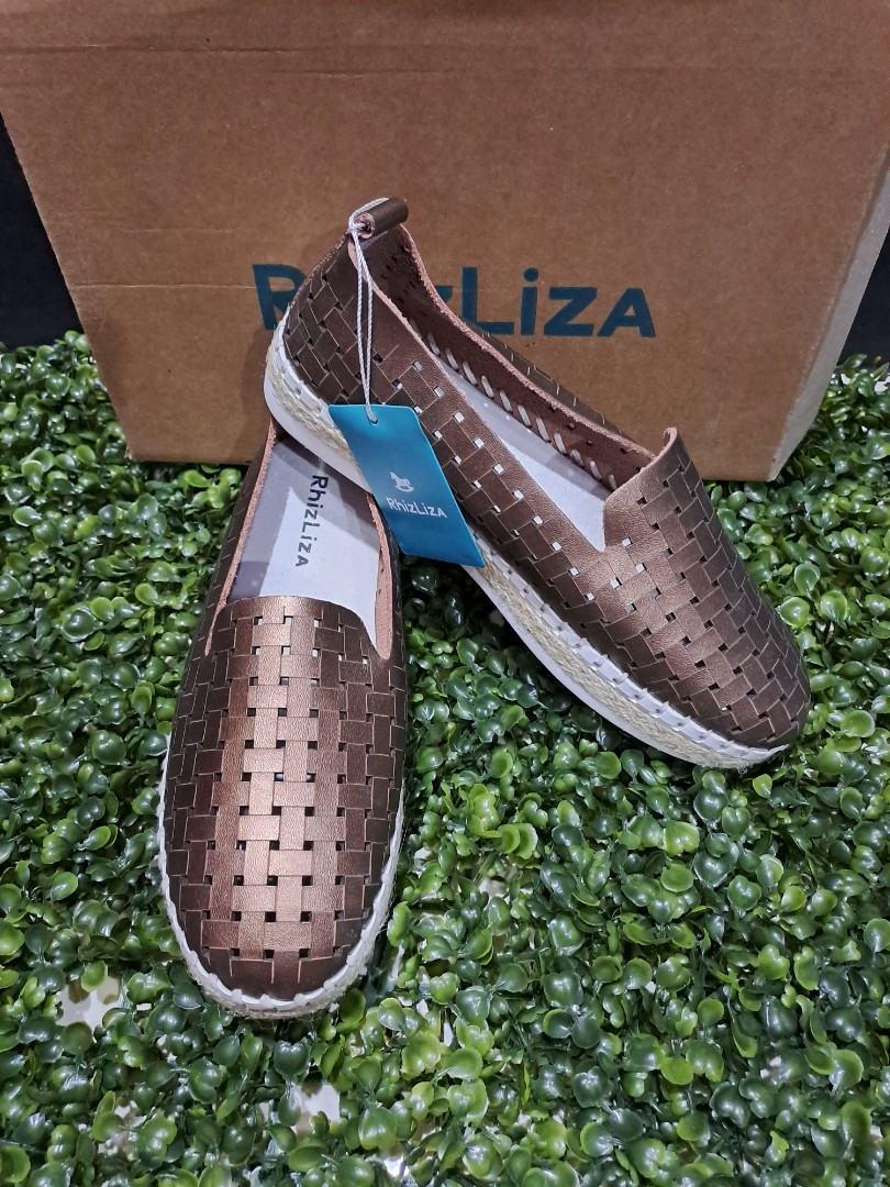 Rhizliza, Women's Fashion, Footwear, Loafers on Carousell