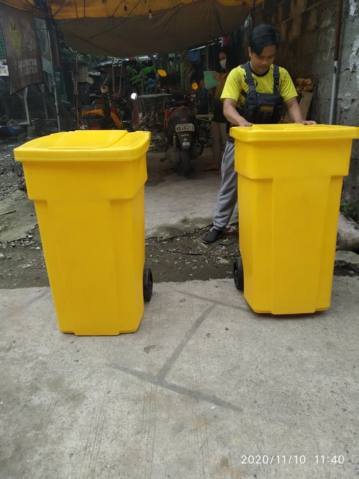 rolling bin trash bin with wheels, Furniture & Home Living, Cleaning