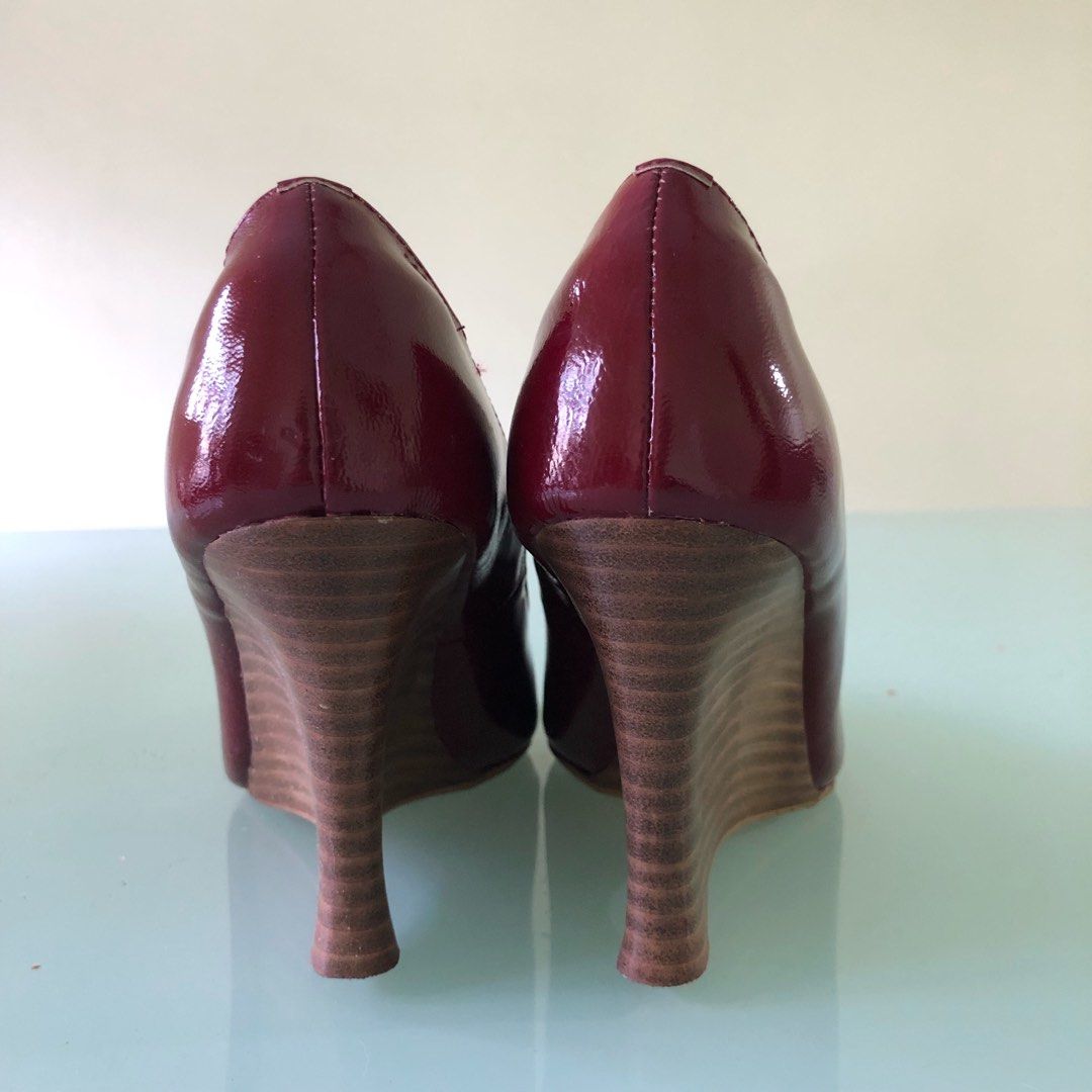 Sexy best sale red wedges