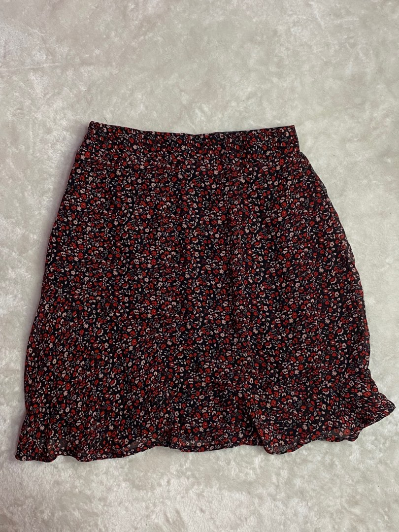 SINSAY SKIRT, Women's Fashion, Bottoms, Skirts on Carousell