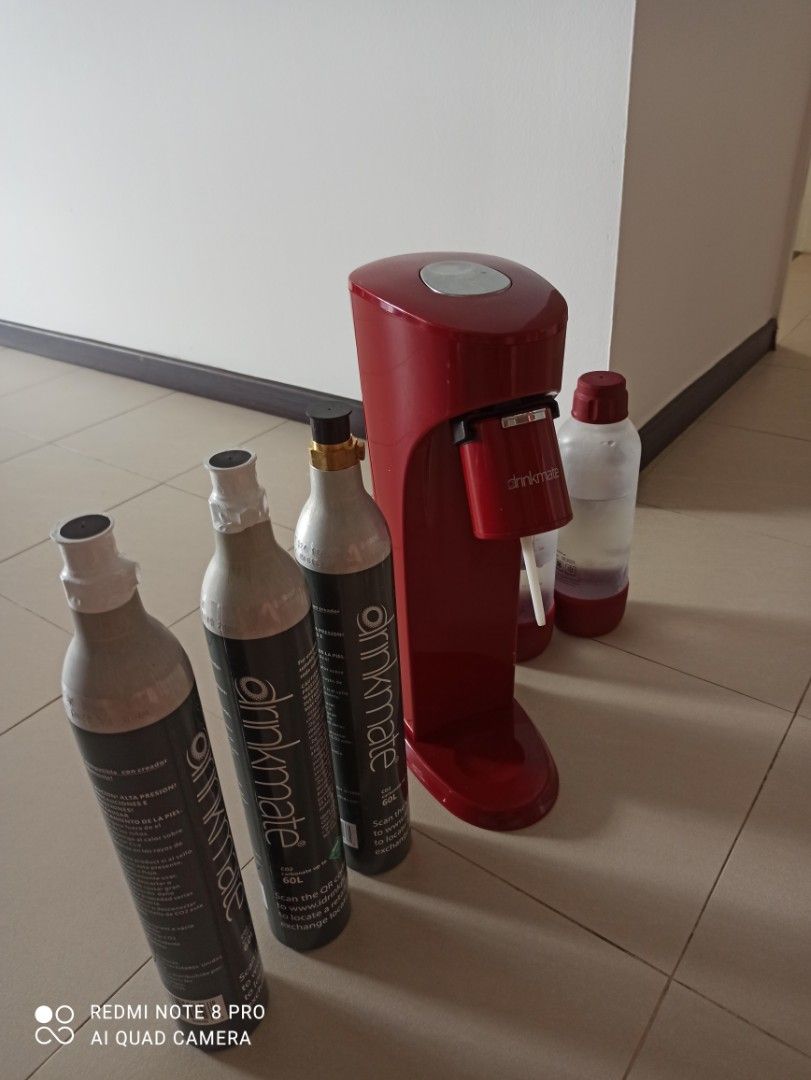 Sodastream (Drinkmate) with bottles and canisters, TV & Home Appliances