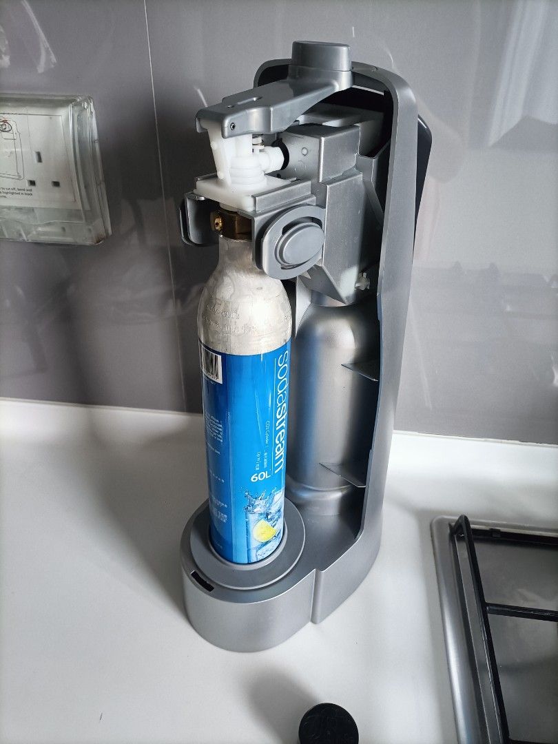 SodaStream Jet Sparkling Water Maker, TV & Home Appliances, Kitchen