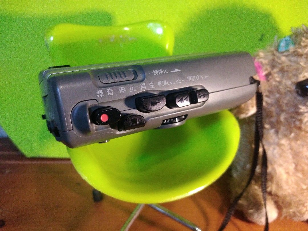 Sony TCM40 CASSETTE PLAYER RECORDER, Audio, Portable Music Players on