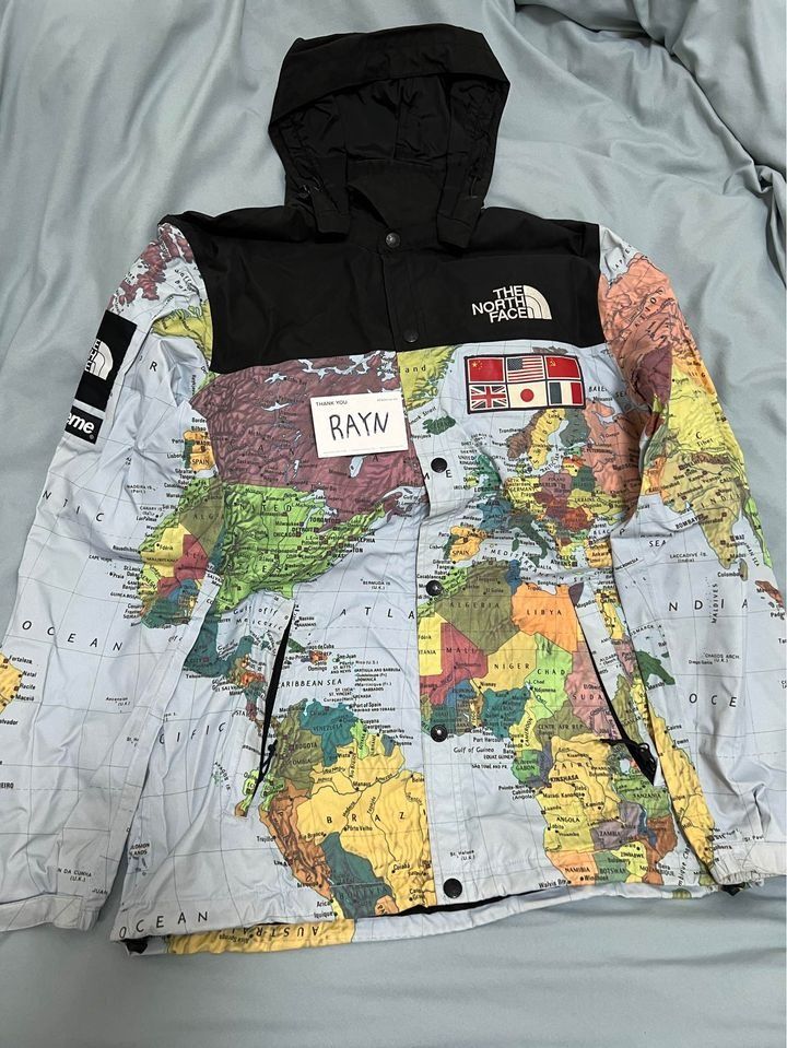 Supreme x The north face Jacket maps 花地圖, 名牌, 服裝- Carousell