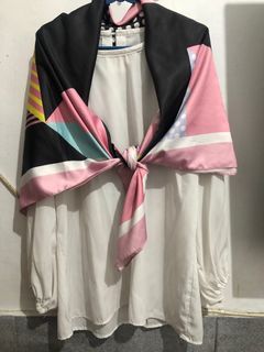 TAKE ALL 20k! White Blouse dan Hijab Square dari ELV Label Atasan BW Blouse Broken White Hijab Satin