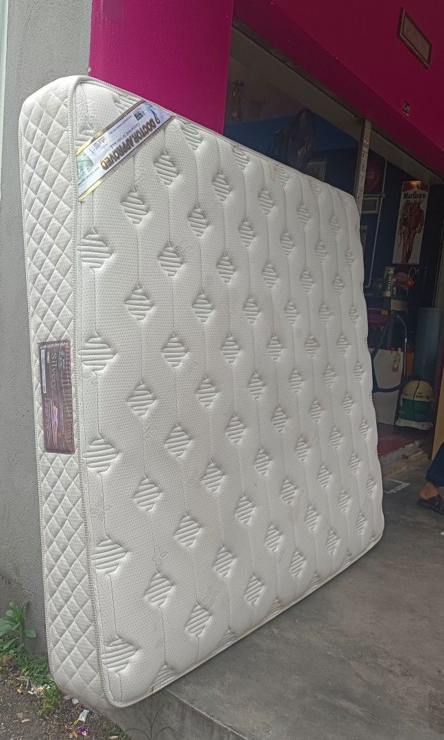 Tilam saiz king,11 inci Terpakai, Furniture & Home Living, Furniture