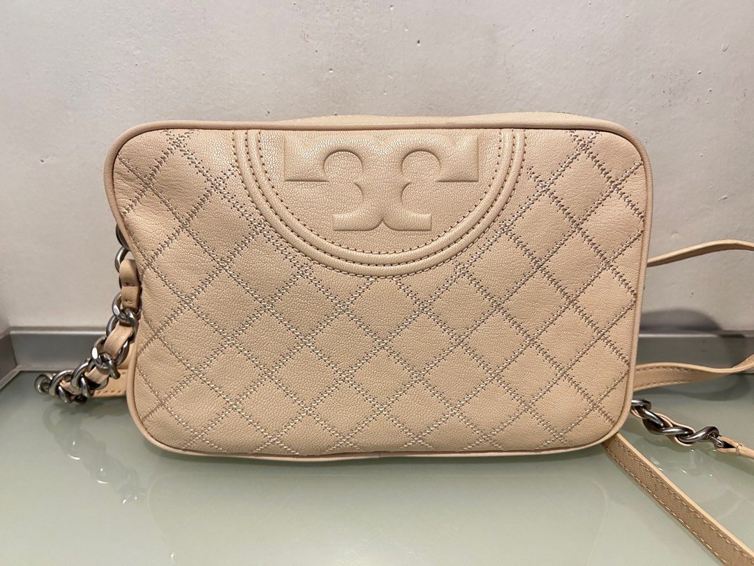 Tory Burch Camera Bag, Women's Fashion, Bags & Wallets, Crossbody Bags