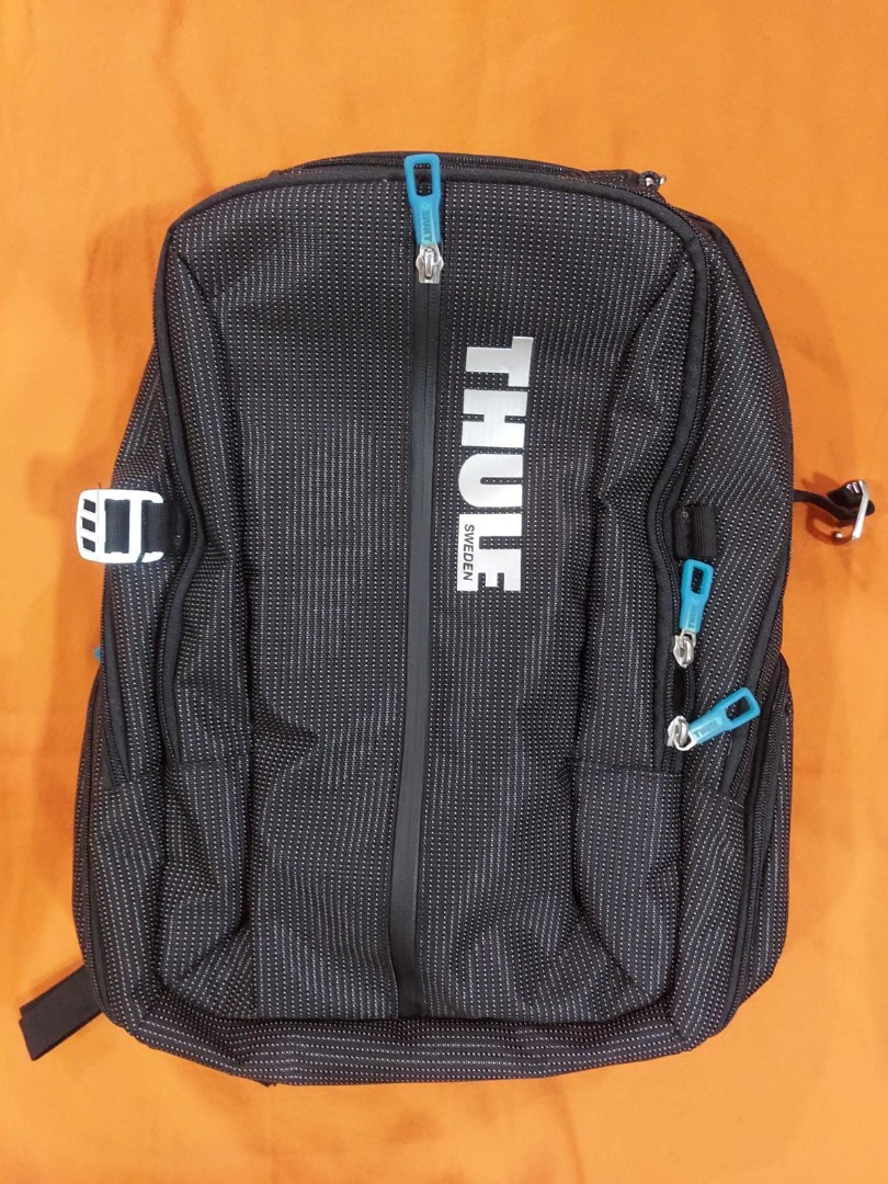 Thule crossover 21l review discount