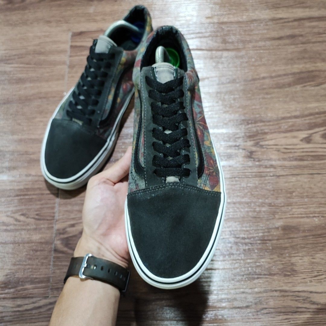 Grey floral vans top