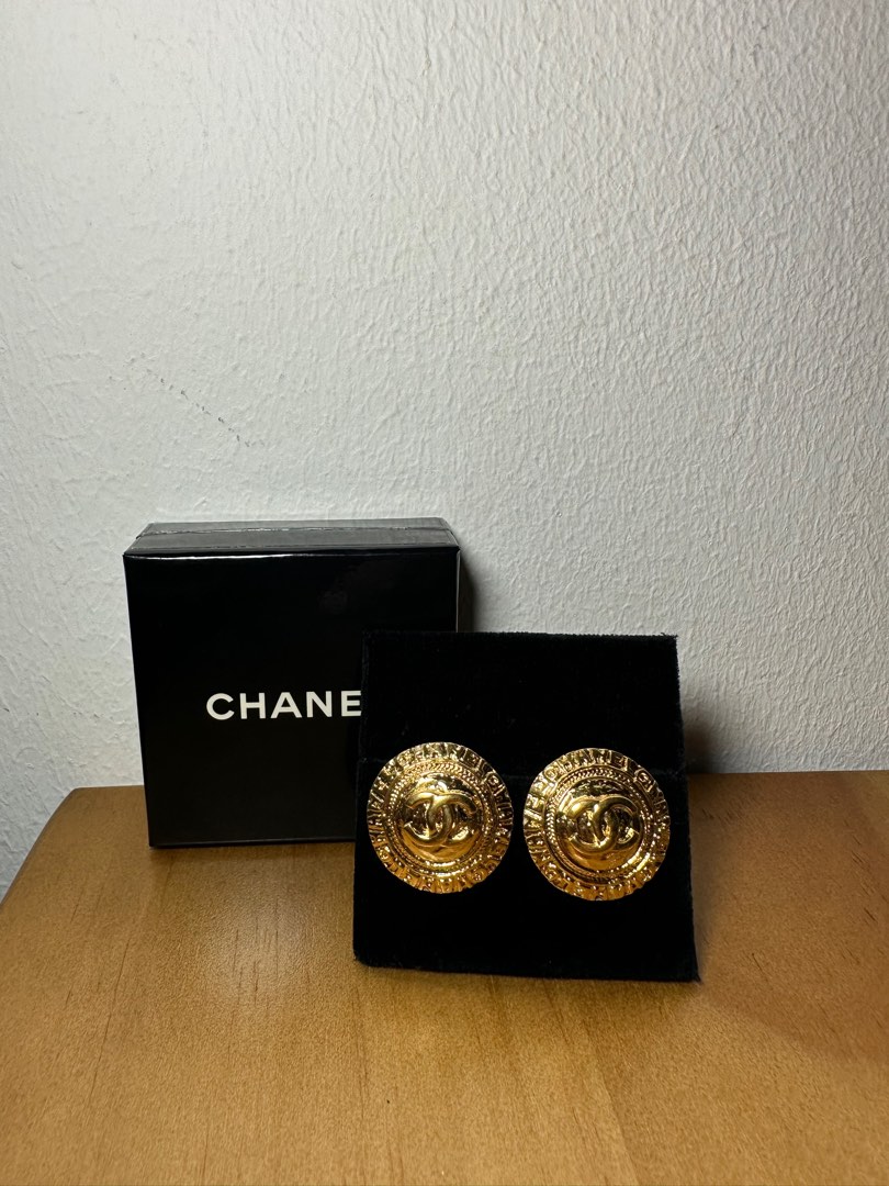 Vintage Chanel Clip-on Earrings in 24K gold plated, Luxury, Accessories on  Carousell