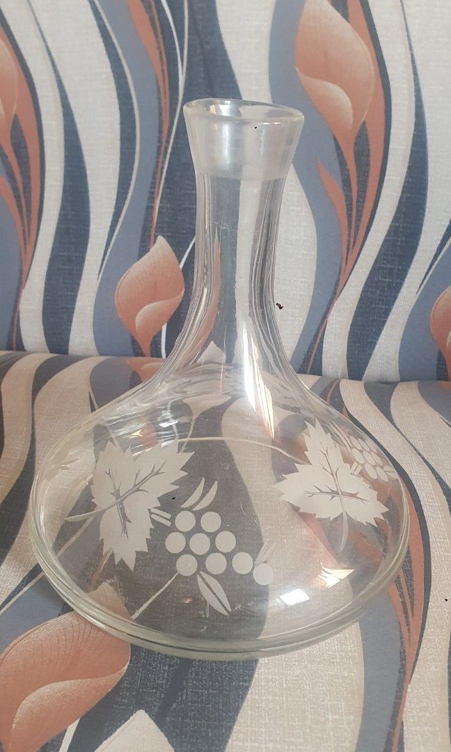 Vintage rayware ships foliageetchec design glass decanter 9x8 inches