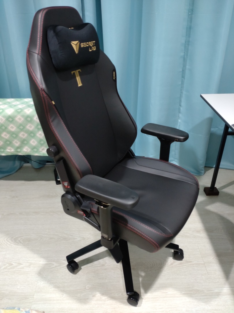 WTS Secretlab Titan Evo 2022 Series Gaming Chair, Furniture & Home