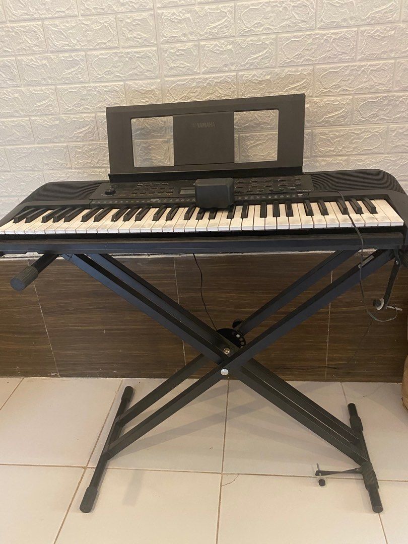 Yamaha PSR E273 Keyboard + XStand + Box (used), Music & Media, Instruments on Carousell