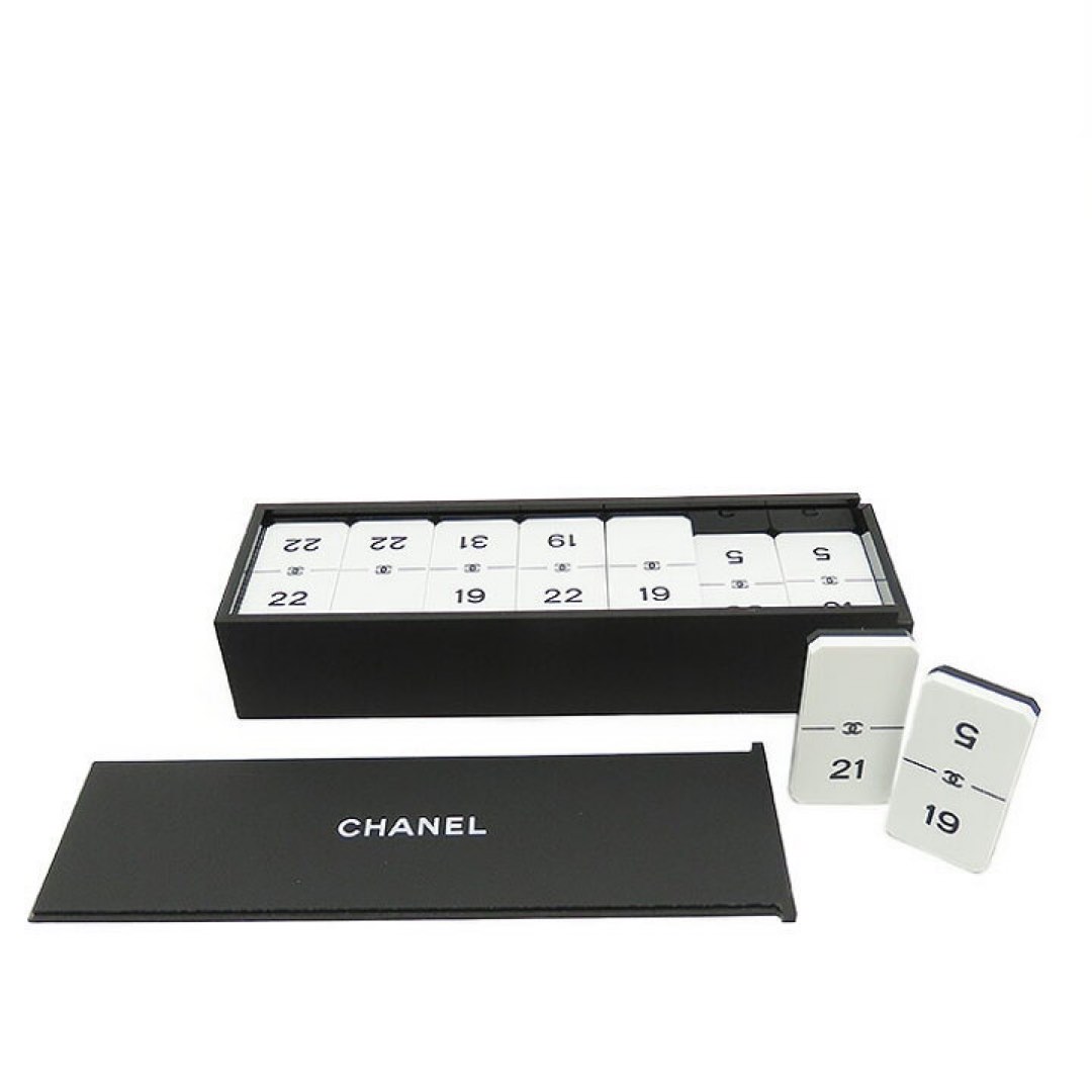 🇯🇵中古🛍️ Chanel 骨牌Domino Set, 興趣及遊戲, 玩具& 遊戲類