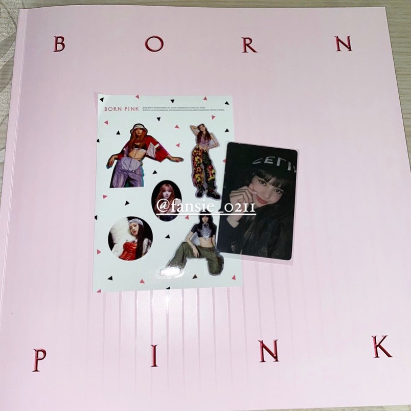 [放] BLACKPINK LISA LP小卡連Sticker [已絕版+超限量], 興趣及遊戲, 收藏品及紀念品, 韓流 - Carousell