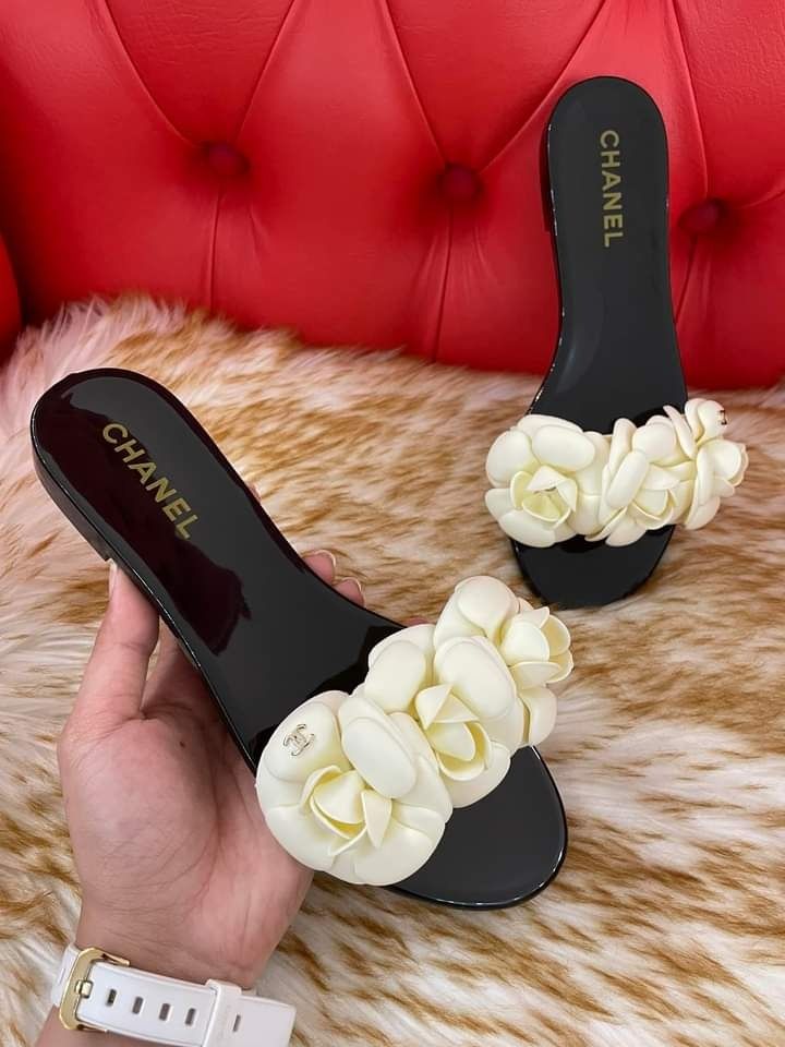 Chanel jelly flats discount