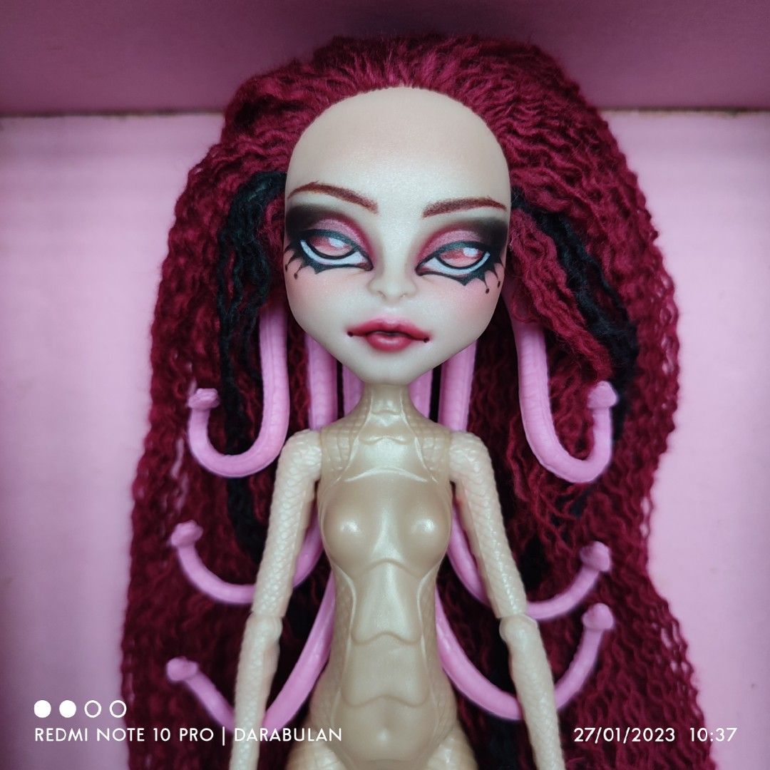 Monster High Gore-Geous Accessories Honey Swamp Doll 